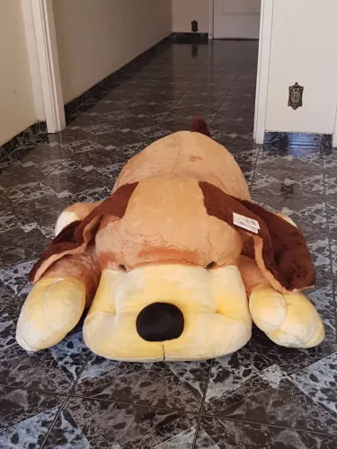 Cachorro de Pelúcia Gigante