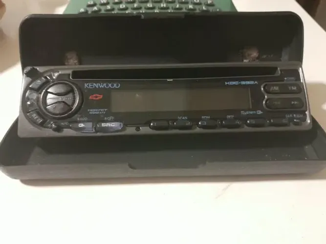 Painel Destacavel Auto Radio Kenwood KDC 392A AM/FM Stereo CD - original GM anos 2000