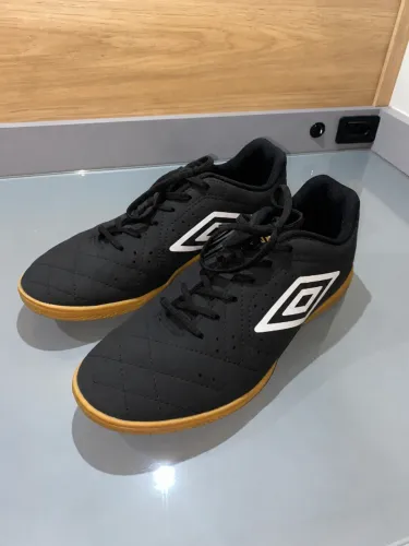 Chuteira Umbro Neo Striker Futsal Preta 41