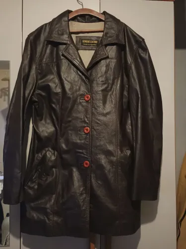 JAQUETA FEMININA EM COURO LEGÍTIMO IMPORTADA GENUINE LEATHER, TAMANHO M, COR MARROM