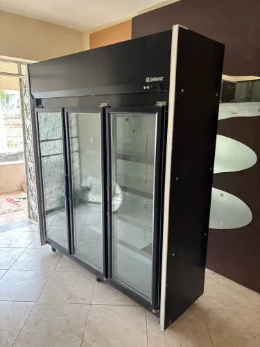 Geladeira 3 portas comercial Gelopar 1259L
