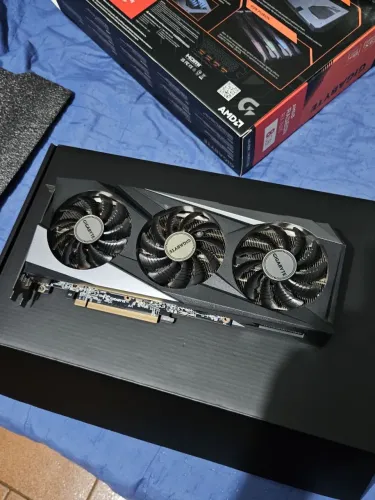 RX 7600 Gigabyte