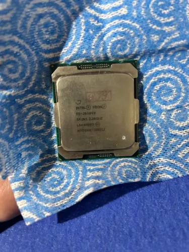 Intel Xeon E5-2650 V4