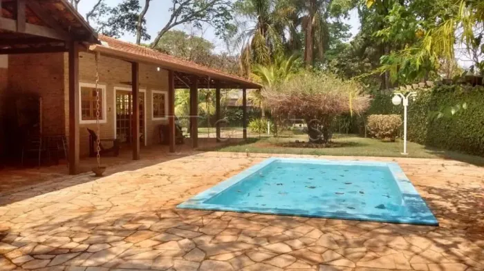 Casa de 3 quartos à venda no condomínio Hípica, 320 m² no Bairro São Sebastião, Zona Leste
