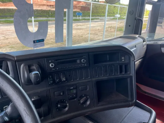 Scania R 440 automático com ar condiciona