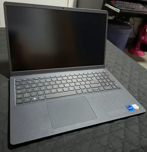 Notebook Dell Inspiron 15 3530 i7 13th RAM 16GB 3200MHz SSD NVME 512GB Full HD IPS 120Hz