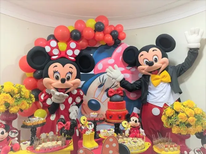 Mickey e Minnie personagens vivos festa infantil