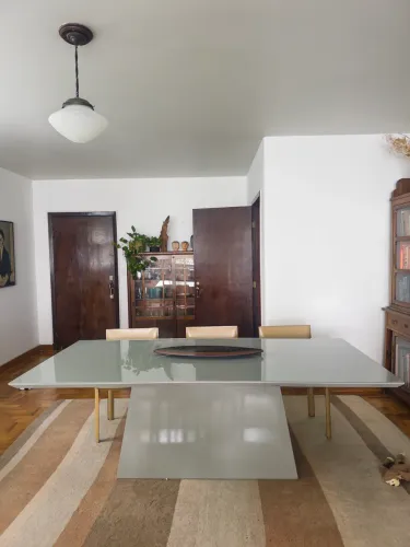 Mesa de jantar 6 a 8 lugares com tampo de vidro