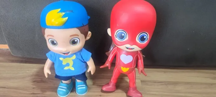 Boneco Lucas Neto e Gi