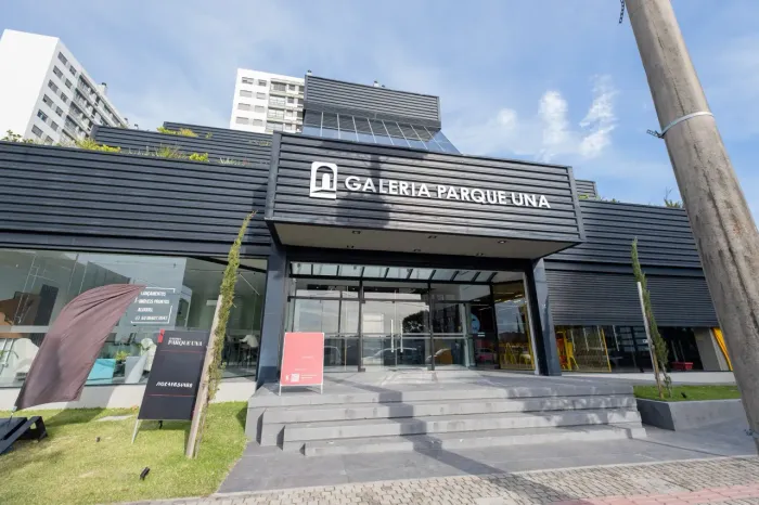 Sala Comercial para Aluguel em Galeria no Parque Una em Pelotas RS, Excelente Localização