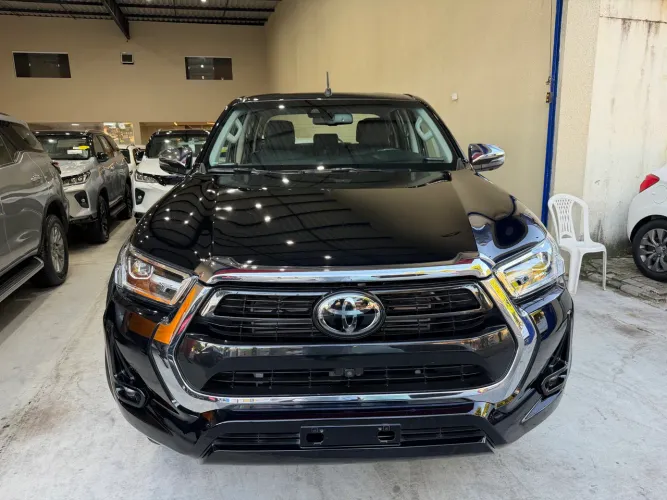 Toyota Hilux CD SRX 4X4 2.8 TDI 16V Diesel Aut. 2023