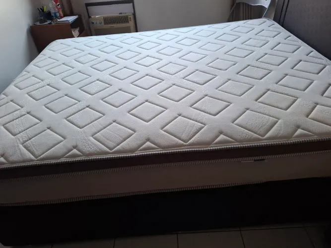 Cama king size + Baú + Cabeceira