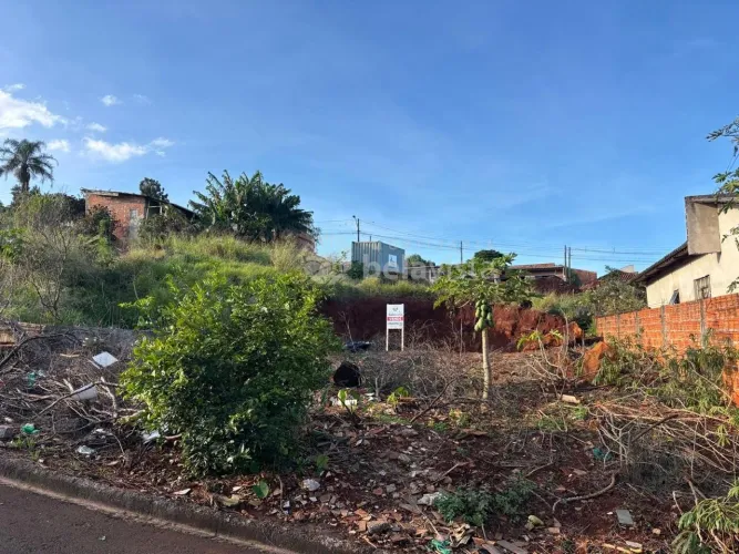 TERRENO À VENDA NO JD. CASAGRANDE EM APUCARANA.