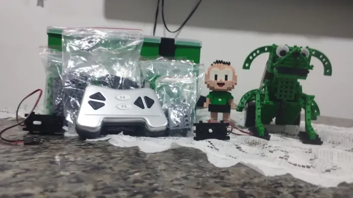 Kit Robótica Educacional Maker Turma da Mônica 12 em 1