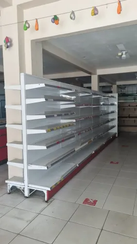Gôndolas de supermercado 