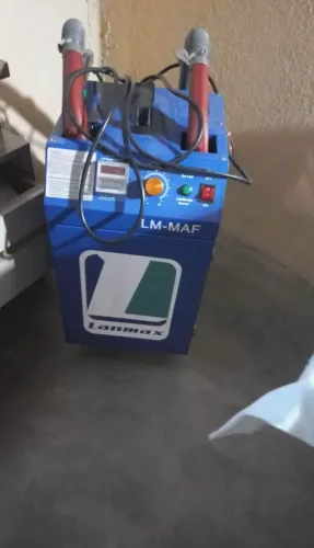 Máquina de limpar peça 