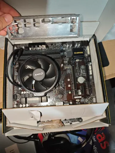 Ryzen 3200G Ab350M