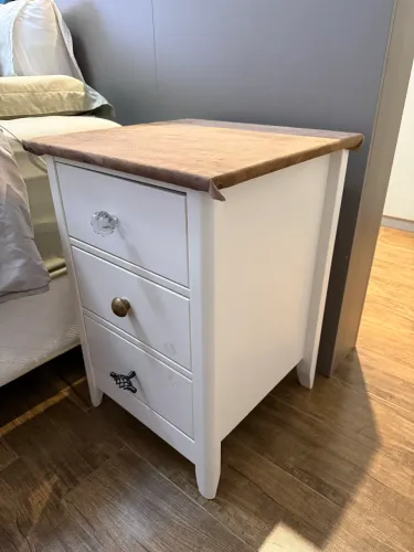 Mesa de cabeceira