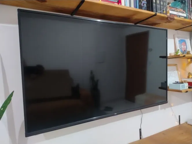 TV TCL 50 polegadas com defeito na tela