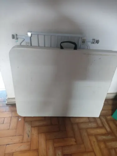 Mesa grande portátil