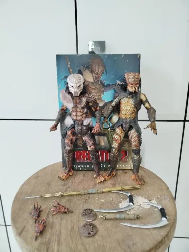 Predador snake neca ultimate com detalhes