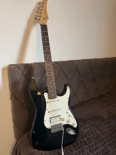 Guitarra Rocky By Condor - Made In Indonésia