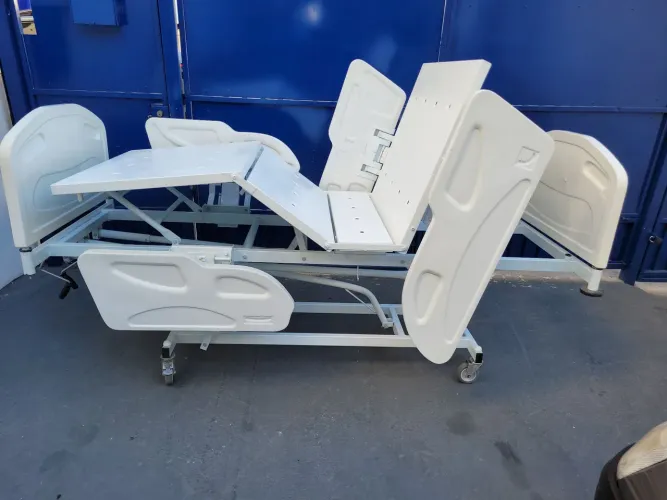 Cama hospitalar Manual com 3 Manivelas (Elevação de altura)
