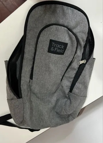 mochila track & field cinza
