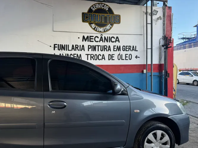 Mecânico de Automóveis