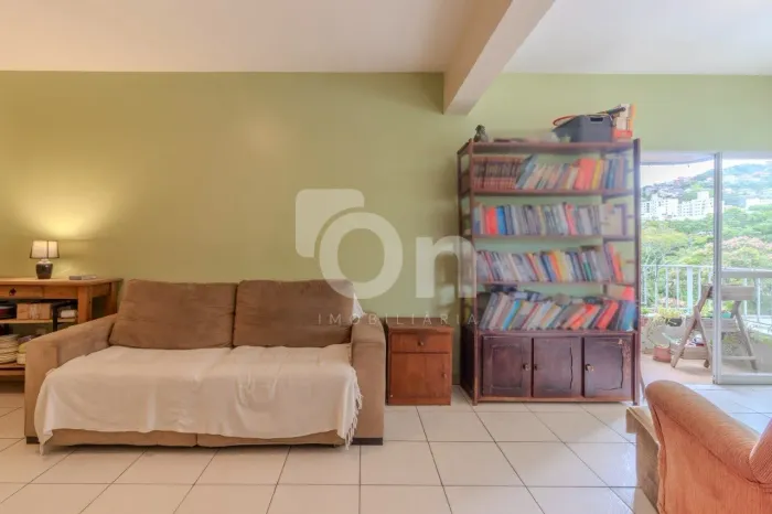 Apartamento de 3 dormitórios na Trindade