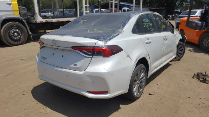 Corolla xei 2023 ( vendo peças )