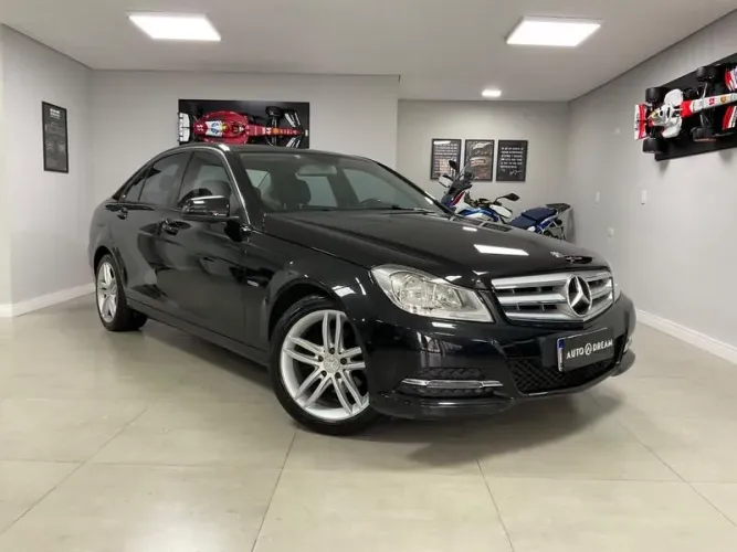 Mercedes-Benz C-180 CGI Classic 1.8 16V 156cv Aut. 2012