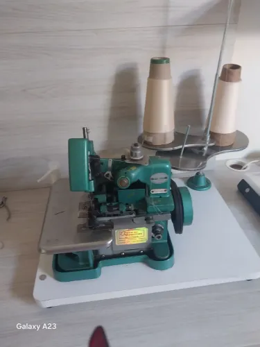 Comprei mas não sei costurar,máquina overlok nova.k