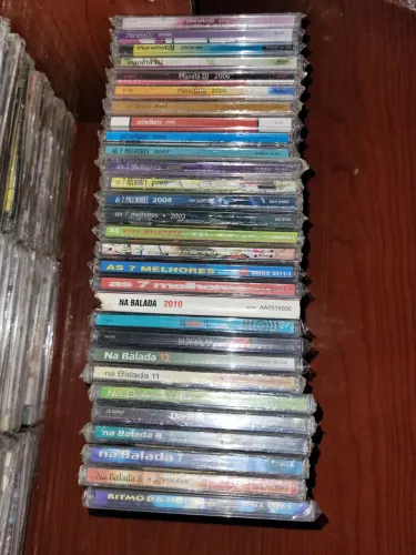 CD'S DUPLOS JOVEM PAN DIVERSOS R$ 50 CADA CD SÓ ESCOLHER NA CONVERSA NO CHAT. NÃO EVIO.