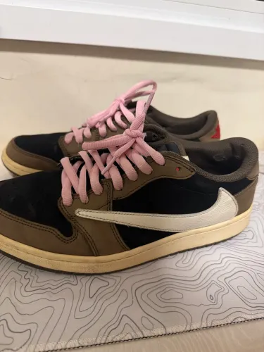 Air jordan 1 travis scott mocha