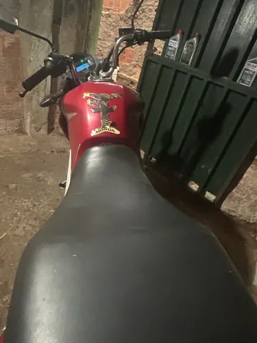 TITAN 2014 vermelha 