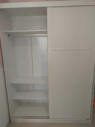 Vendo guarda roupa solteiro, branco, 2 portas de correr