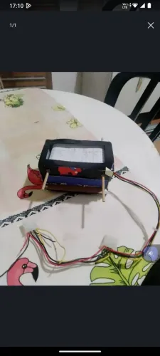 Vídeo game de papelão