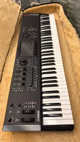 Yamaha MODX M7 menos de 1 mês LEIA COM ATENÇÃO O ANÚNCIO!