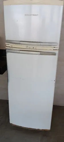 Oportunidade!!!! Para desocupar espaço, vendo geladeira Brastemp BRM 35