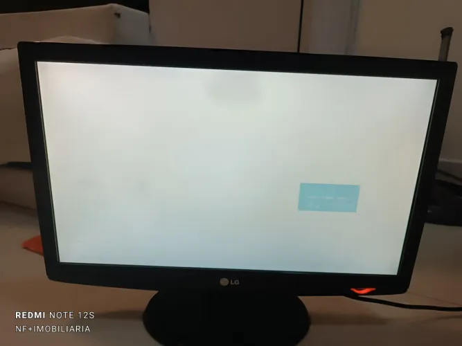 Monitor LG Flatron 23- Funciona, porém com mancha na tela (leia)