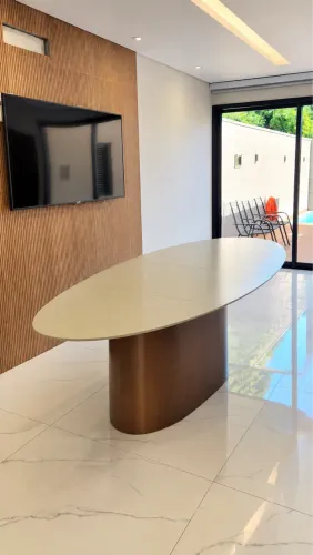 Mesa Oval 8 lugares 