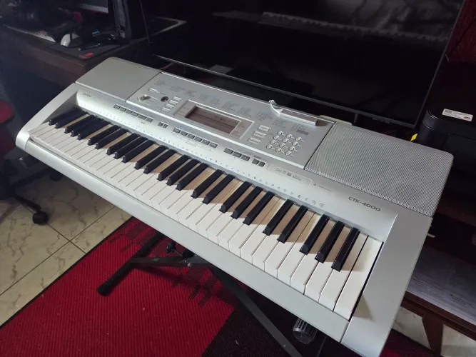 Teclado Musical Casio CTK-4000