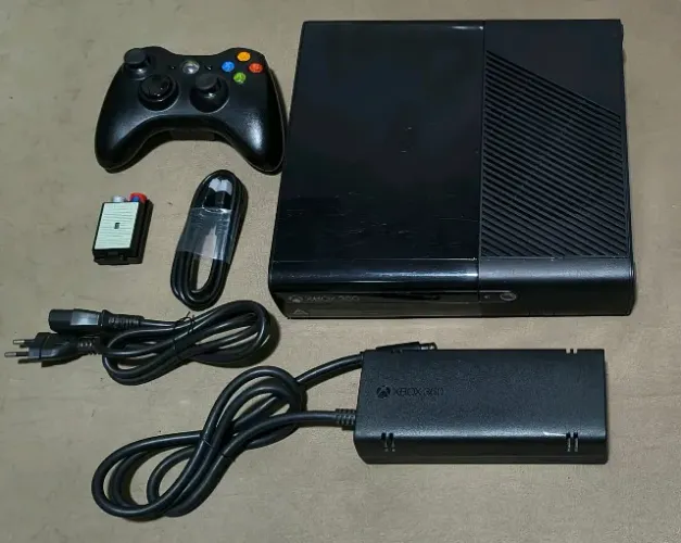 XBOX 360 SLIM DESBLOQUEADO RGH 3.0 com 100 JOGOS (Ler Descrição)