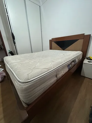VENDO CAMA CASAL COM COLCHÃO 