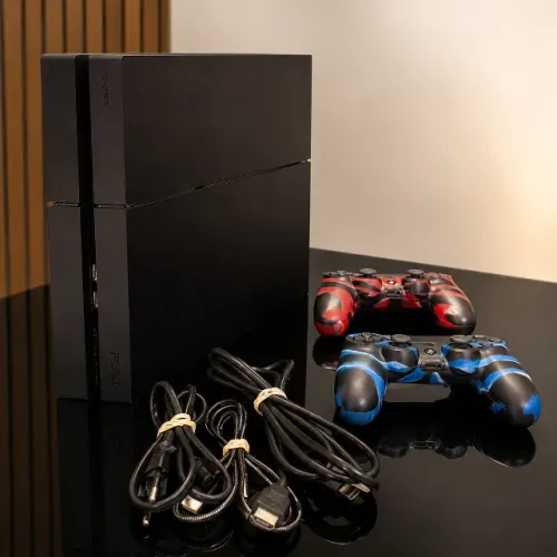 PS4 Fat 500GB + 2 Controles