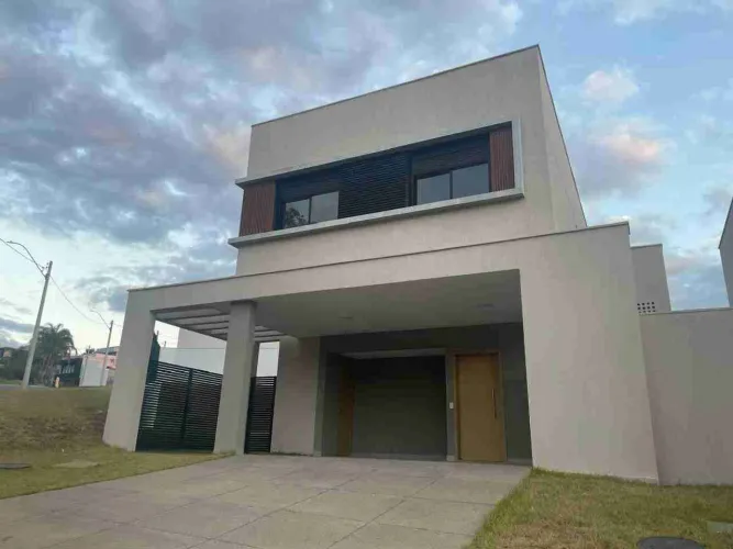 Sobrado para Locação, 3 Quartos suítes, piscina, ar condic, 181 m2 construído, 564m2 lote,