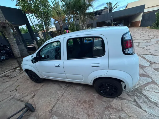 Fiat Uno Attractive 1.0 EVO Fire Flex 8V 5P 2021
