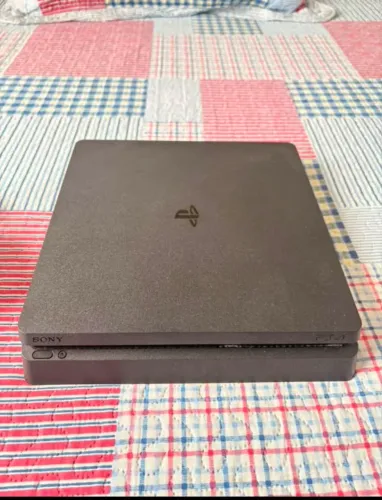 Vendo PS4 - PS4 Slim (CUH-2214B) 1T - SOMENTE VENDA NAO ACEITO TROCA