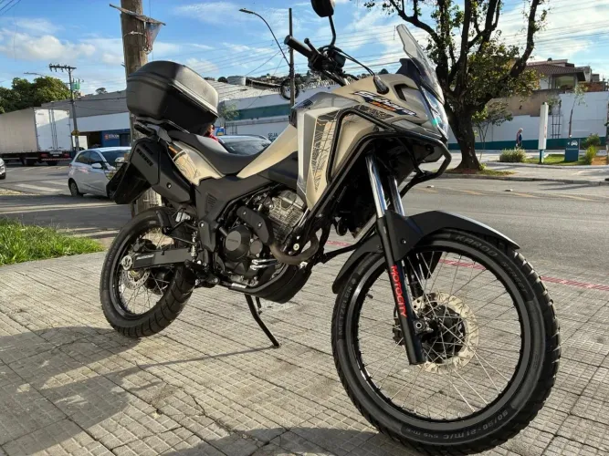 XRE 300 SAHARA ADV BEGE 2024/2025